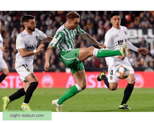 西甲豪门引援持续发力，竞争力增强备受关注