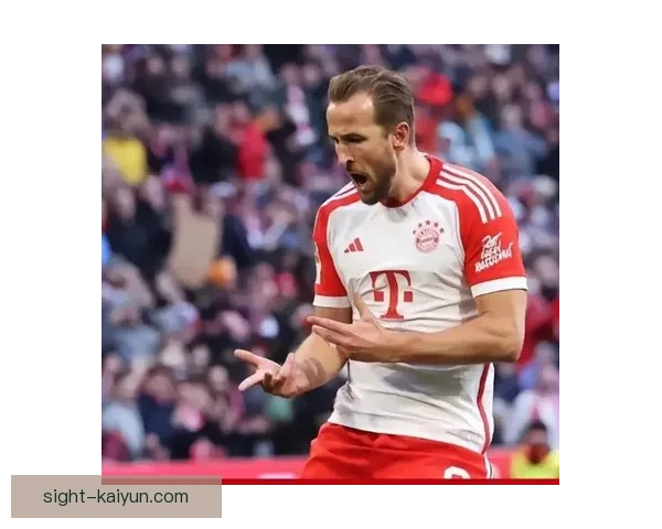 哈里·凯恩双脚能力展示引起关注，展现出色技术与精准射门技巧