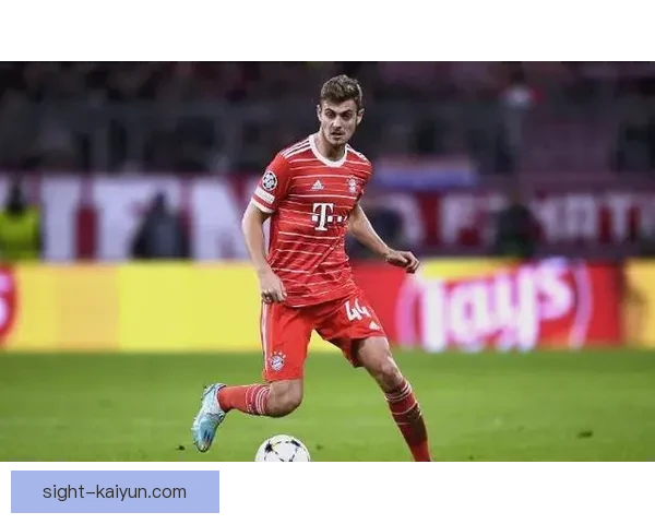 拜仁青训实力持续提升,年轻球员表现稳健备受期待 拜仁青训实力持续提升,年轻球员表现稳健备受期待